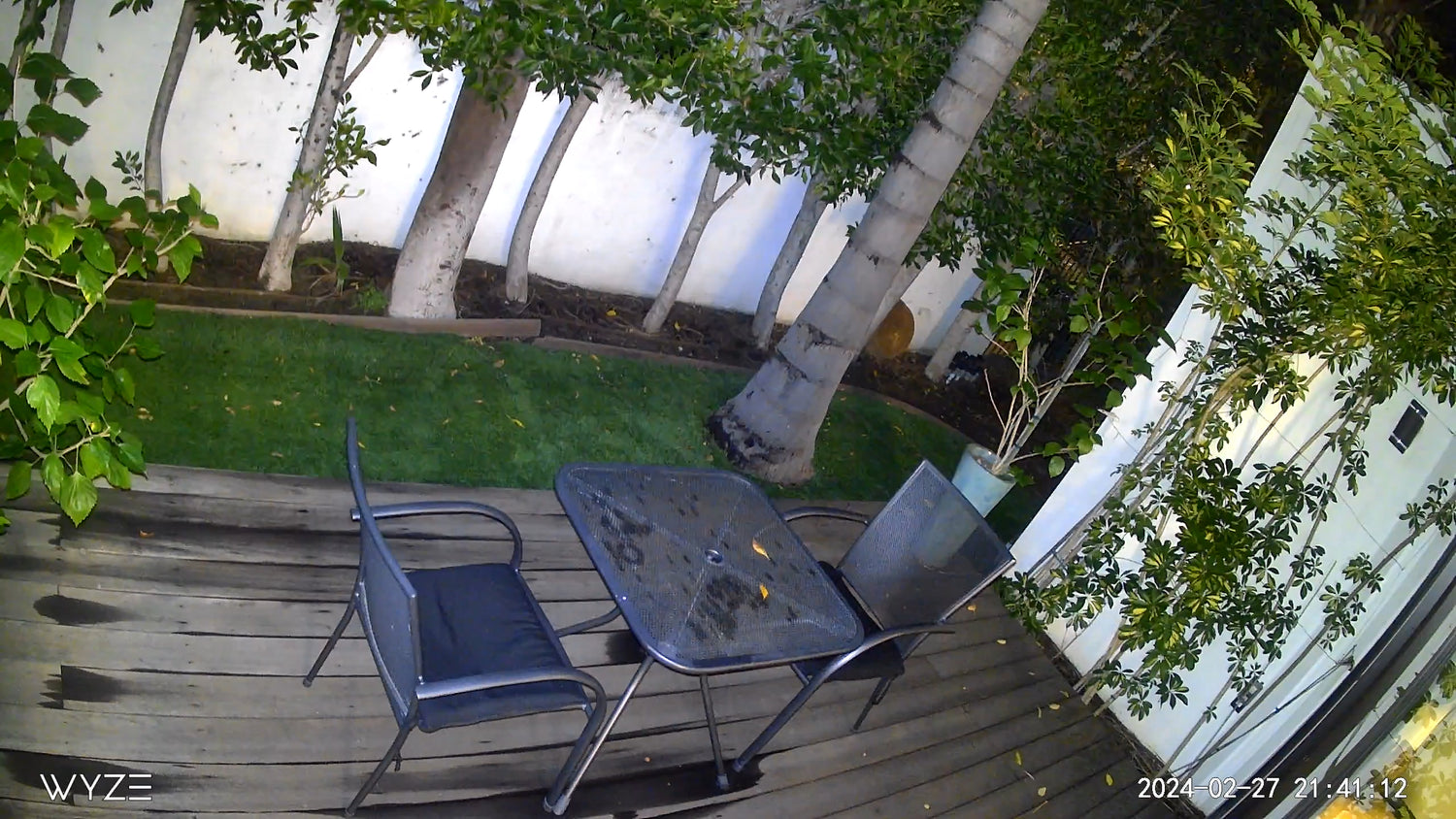 Wyze Cam v4 Outdoor Bundle in action